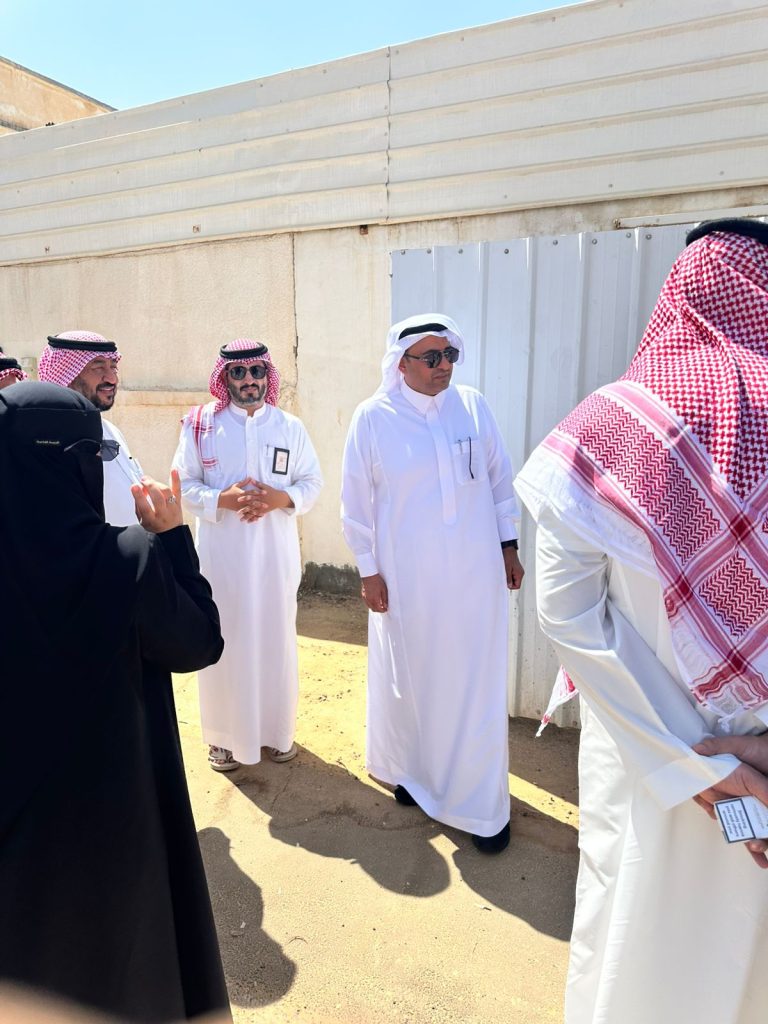 زيارة وفد مؤسسة الملك عبدالله بن عبدالعزيز لوالديه للإسكان التنموي للمستفيدين ضمن الجولة الميدانية في منطقة الجوف