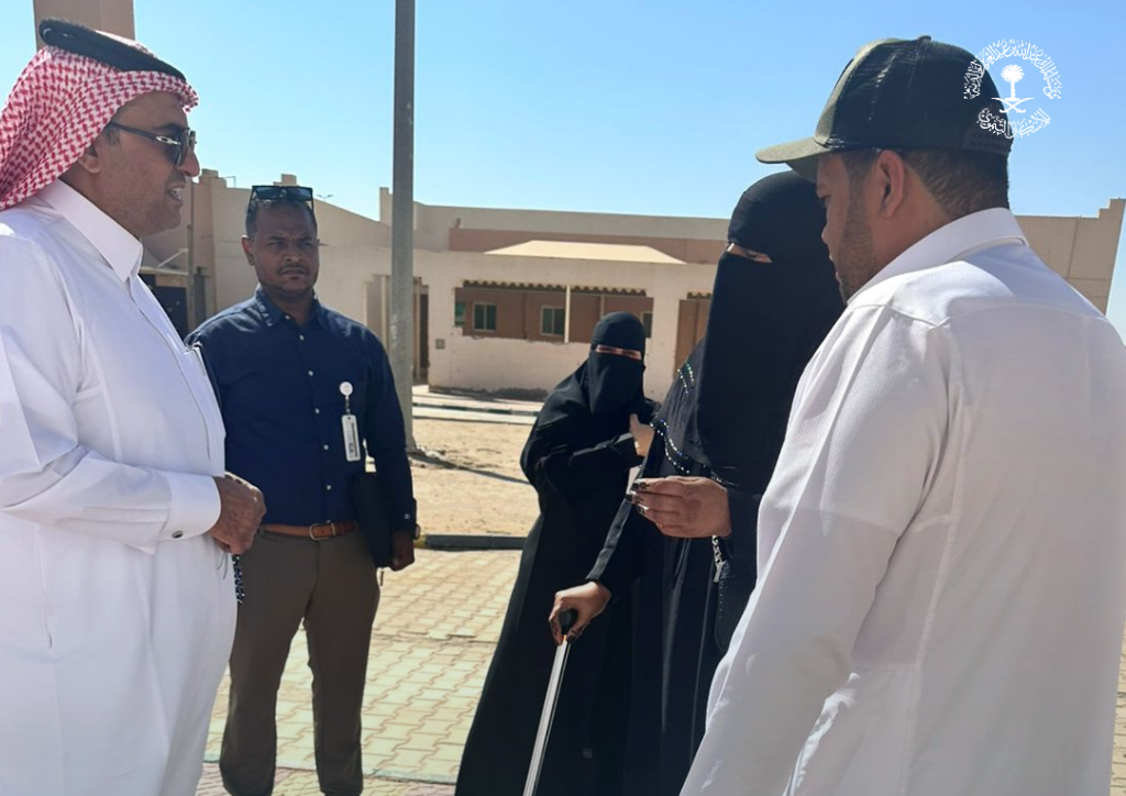 زيارة مؤسسة الملك عبدالله بن عبدالعزيز لوالديه للإسكان التنموي لعدد من المستفيدين في محافظة القريات